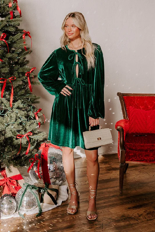 Chic Lifestyle Front Tie Velvet Mini Dress in Hunter Green